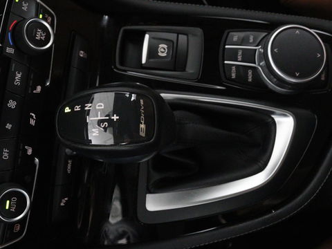 BMW 2 Serie 225xe ip Cent HighEx | Leder | Stoelverwarming | Camera | Elektrische achterklep | Full LED | Cruise control | Climate control