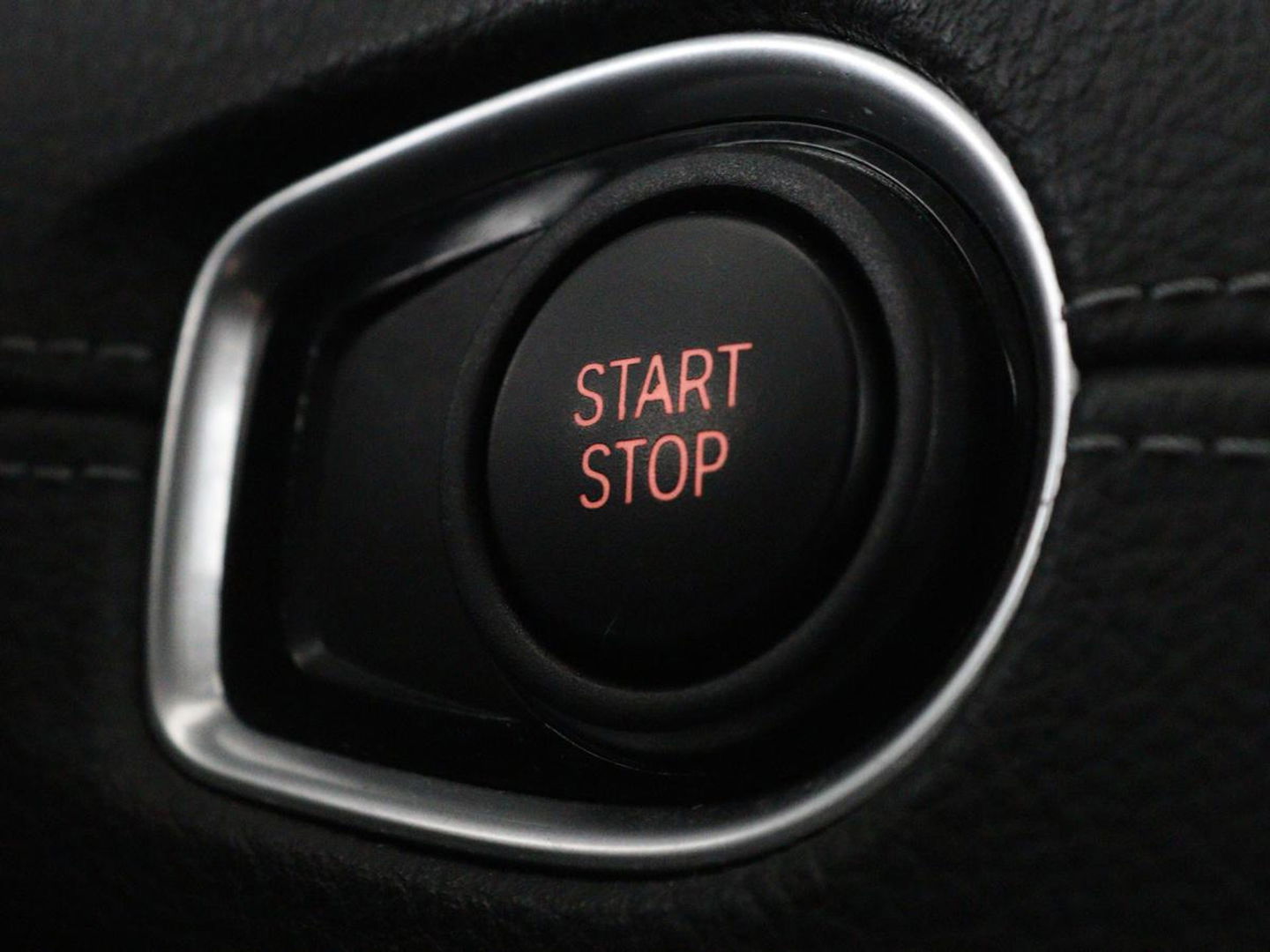 BMW 2 Serie 225xe ip Cent HighEx | Leder | Stoelverwarming | Camera | Elektrische achterklep | Full LED | Cruise control | Climate control