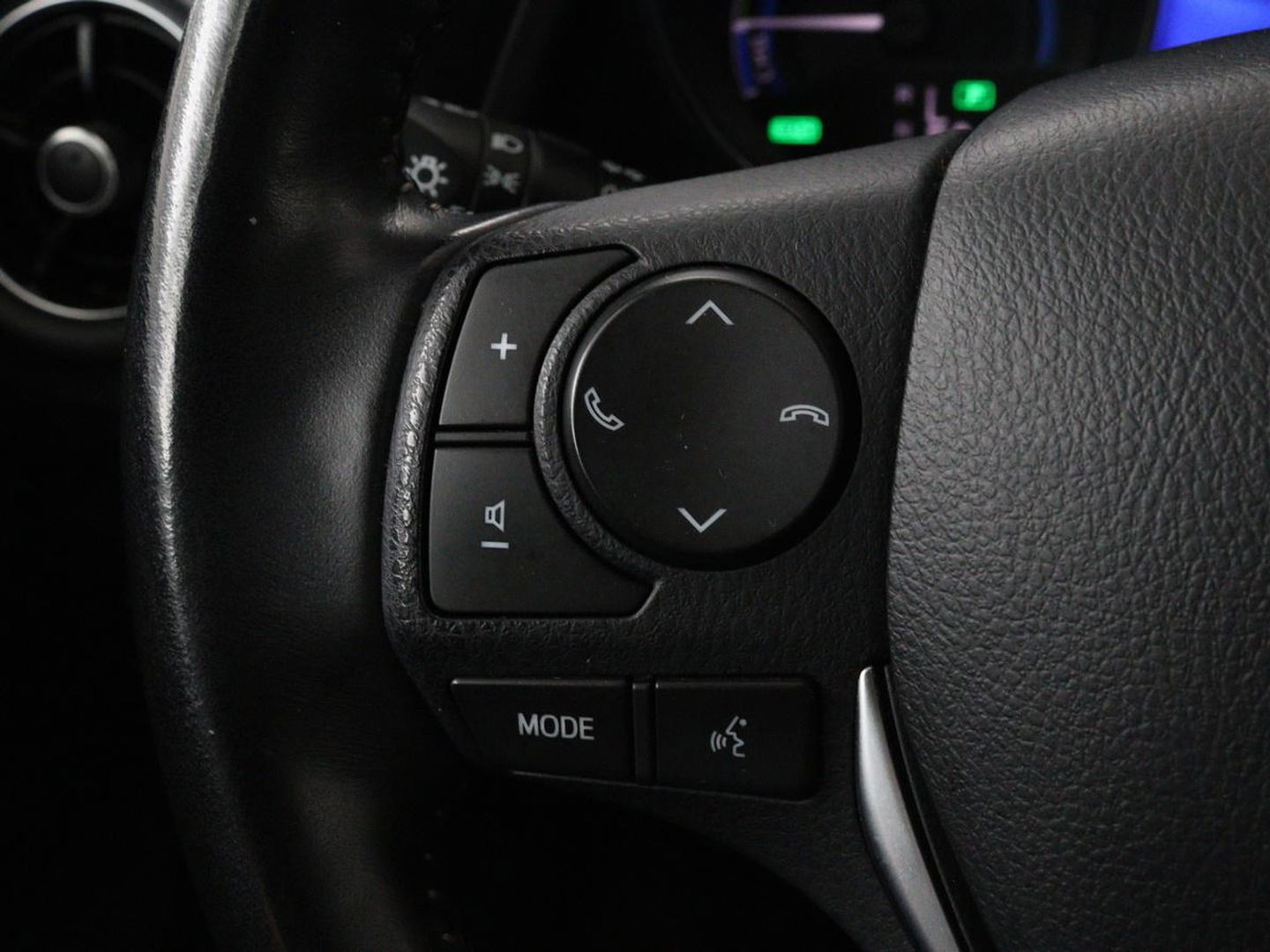 Toyota Auris 1.8 Hybr. Aspiration | Camera | Cruise control | Navigatie | Trekhaak | Climate control | DAB