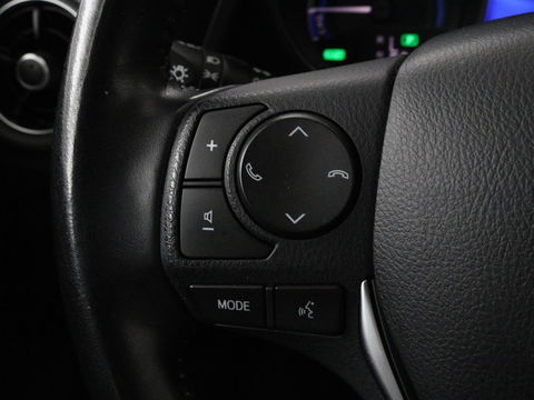 Toyota Auris 1.8 Hybr. Aspiration | Camera | Cruise control | Navigatie | Trekhaak | Climate control | DAB