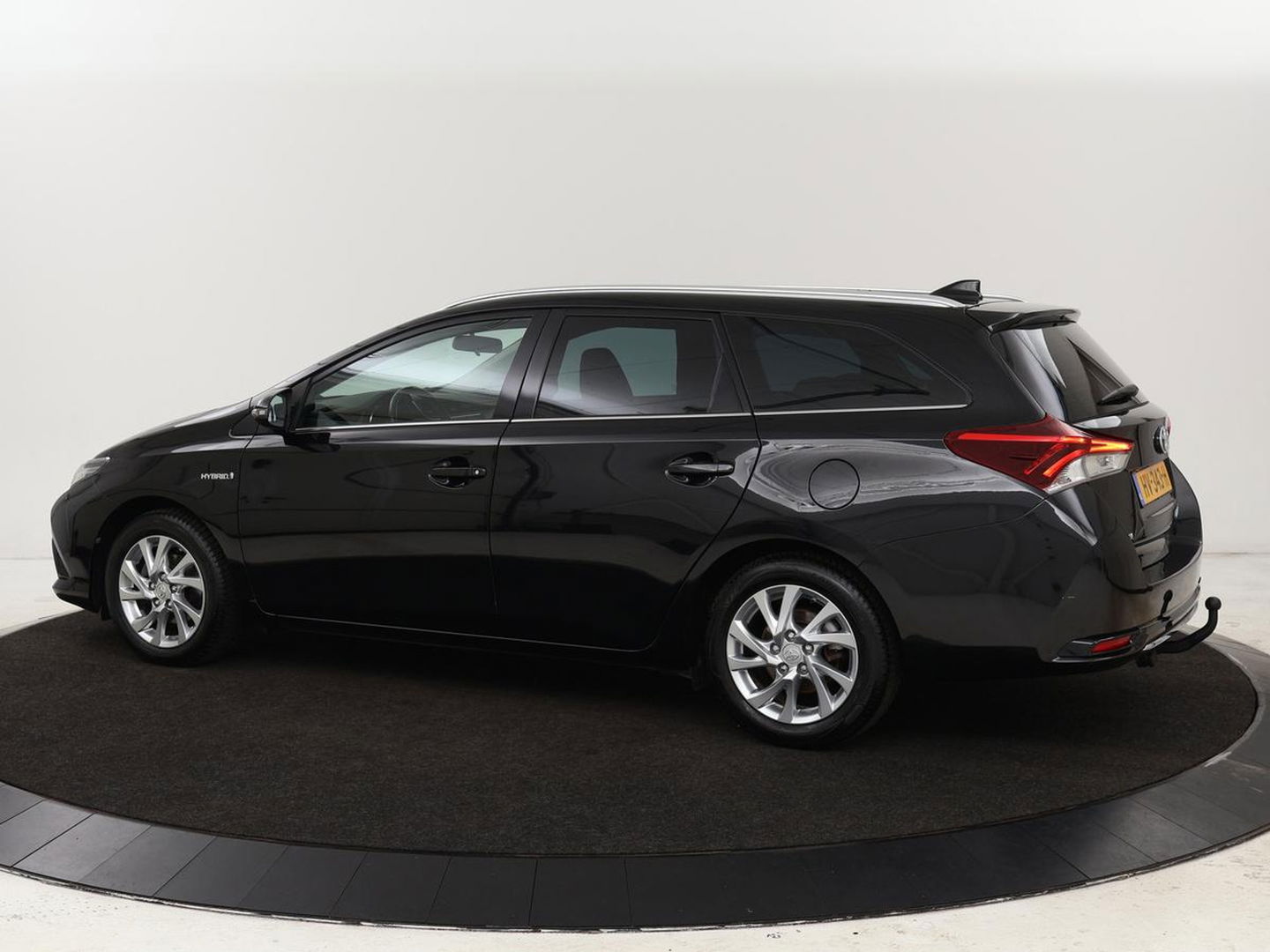 Toyota Auris 1.8 Hybr. Aspiration | Camera | Cruise control | Navigatie | Trekhaak | Climate control | DAB
