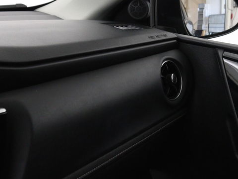 Toyota Auris 1.8 Hybr. Aspiration | Camera | Cruise control | Navigatie | Trekhaak | Climate control | DAB