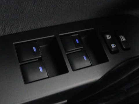 Toyota Auris 1.8 Hybr. Aspiration | Camera | Cruise control | Navigatie | Trekhaak | Climate control | DAB