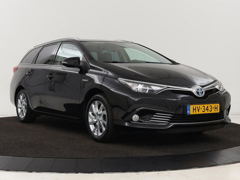 Toyota Auris 1.8 Hybr. Aspiration | Camera | Cruise control | Navigatie | Trekhaak | Climate control | DAB