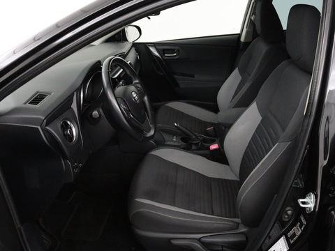Toyota Auris 1.8 Hybr. Aspiration | Camera | Cruise control | Navigatie | Trekhaak | Climate control | DAB