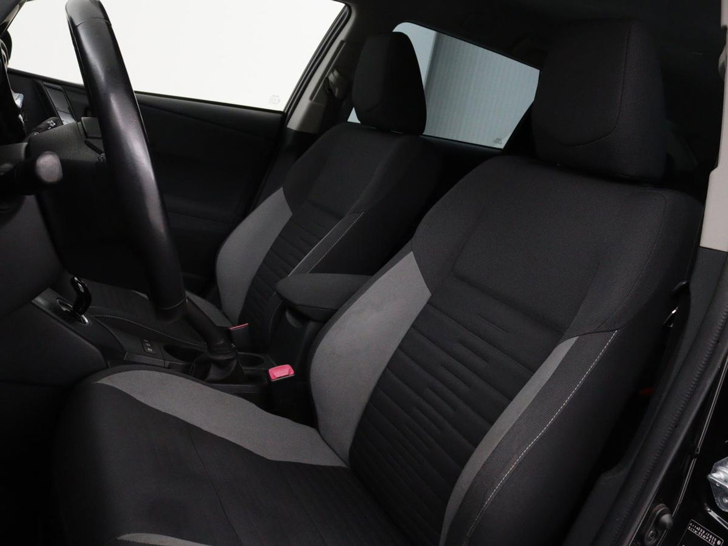 Toyota Auris 1.8 Hybr. Aspiration | Camera | Cruise control | Navigatie | Trekhaak | Climate control | DAB