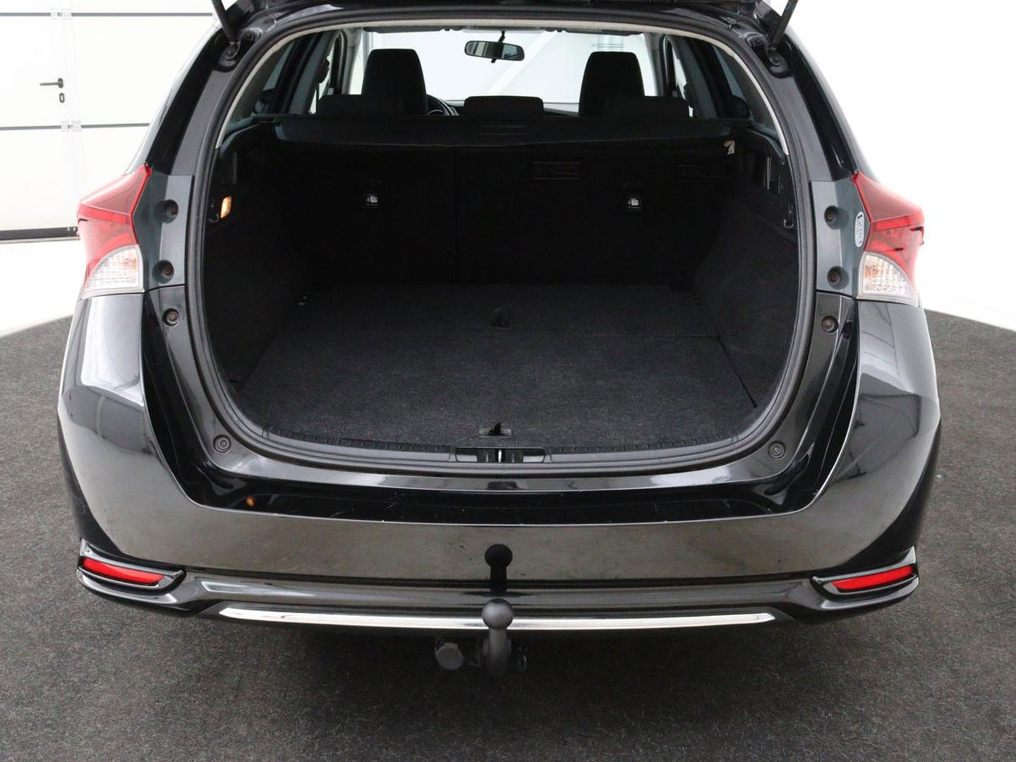 Toyota Auris 1.8 Hybr. Aspiration | Camera | Cruise control | Navigatie | Trekhaak | Climate control | DAB