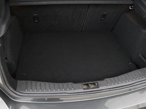 Ford Focus 1.0 Titanium | 84.000km NAP l Stoelverwarming | Cruise control | Navigatie | Climate control | Trekhaak