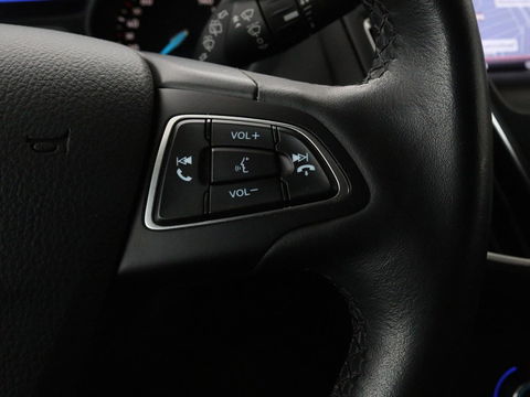 Ford Focus 1.0 Titanium | 84.000km NAP l Stoelverwarming | Cruise control | Navigatie | Climate control | Trekhaak