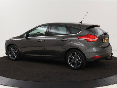 Ford Focus 1.0 Titanium | 84.000km NAP l Stoelverwarming | Cruise control | Navigatie | Climate control | Trekhaak