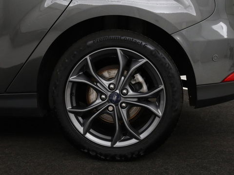 Ford Focus 1.0 Titanium | 84.000km NAP l Stoelverwarming | Cruise control | Navigatie | Climate control | Trekhaak