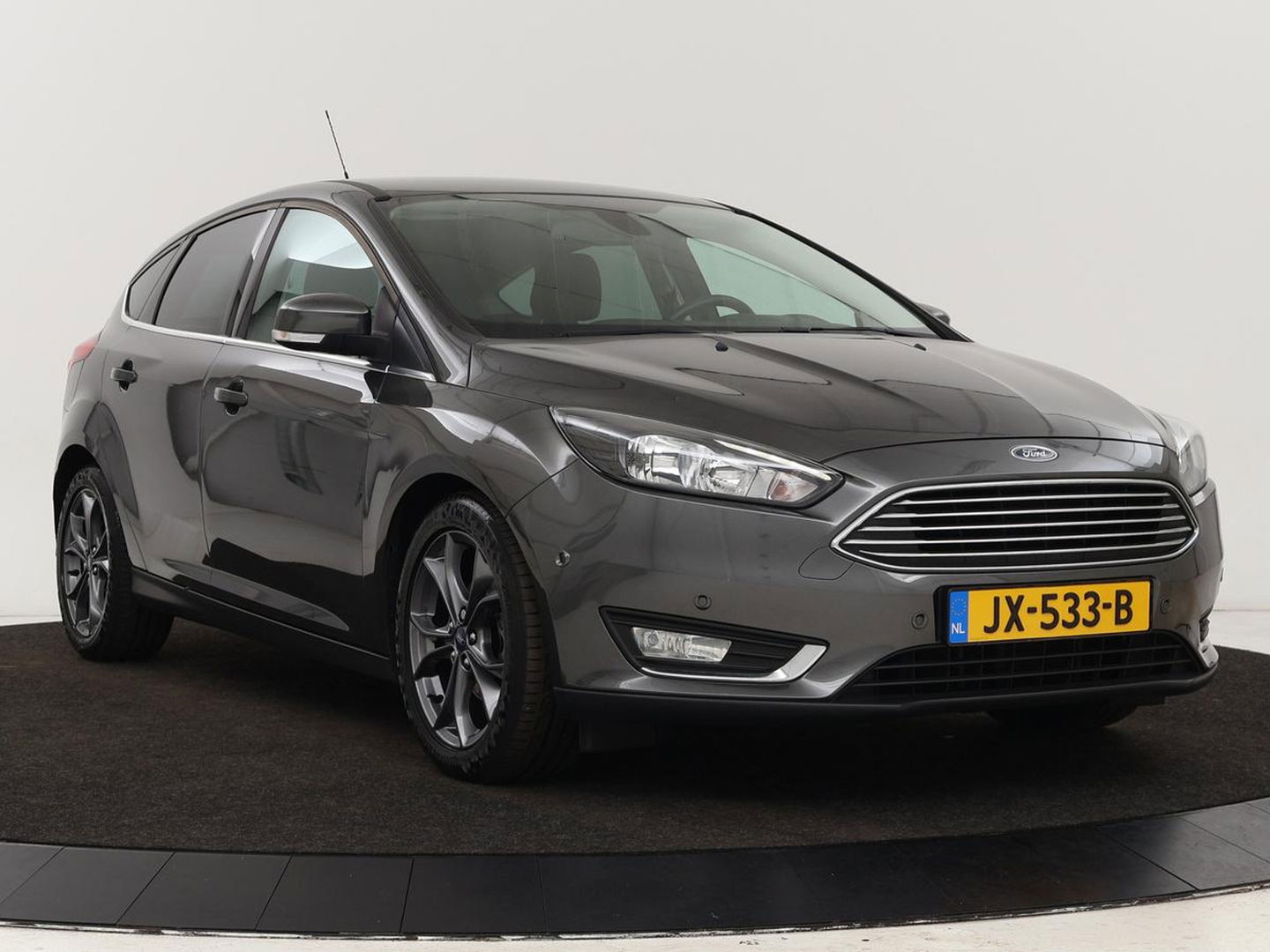 Ford Focus 1.0 Titanium | 84.000km NAP l Stoelverwarming | Cruise control | Navigatie | Climate control | Trekhaak