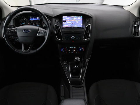 Ford Focus 1.0 Titanium | 84.000km NAP l Stoelverwarming | Cruise control | Navigatie | Climate control | Trekhaak