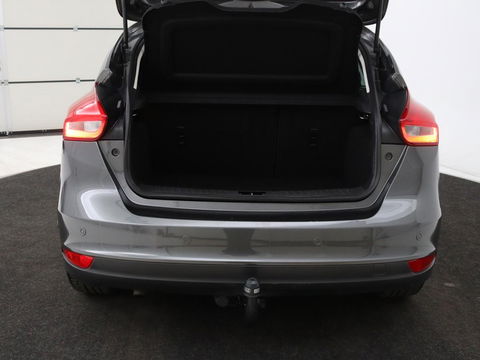 Ford Focus 1.0 Titanium | 84.000km NAP l Stoelverwarming | Cruise control | Navigatie | Climate control | Trekhaak