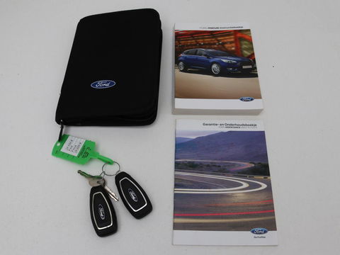 Ford Focus 1.0 Titanium | 84.000km NAP l Stoelverwarming | Cruise control | Navigatie | Climate control | Trekhaak