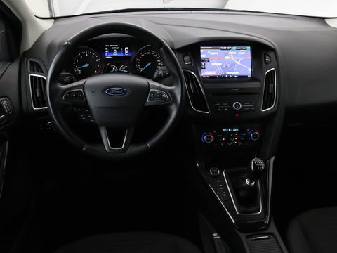 Ford Focus 1.0 Titanium | 84.000km NAP l Stoelverwarming | Cruise control | Navigatie | Climate control | Trekhaak