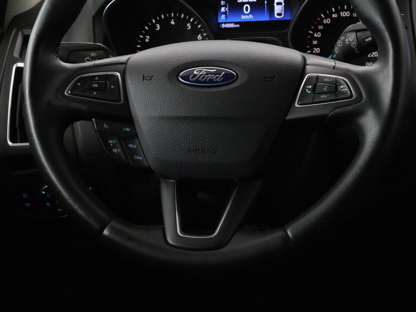 Ford Focus 1.0 Titanium | 84.000km NAP l Stoelverwarming | Cruise control | Navigatie | Climate control | Trekhaak
