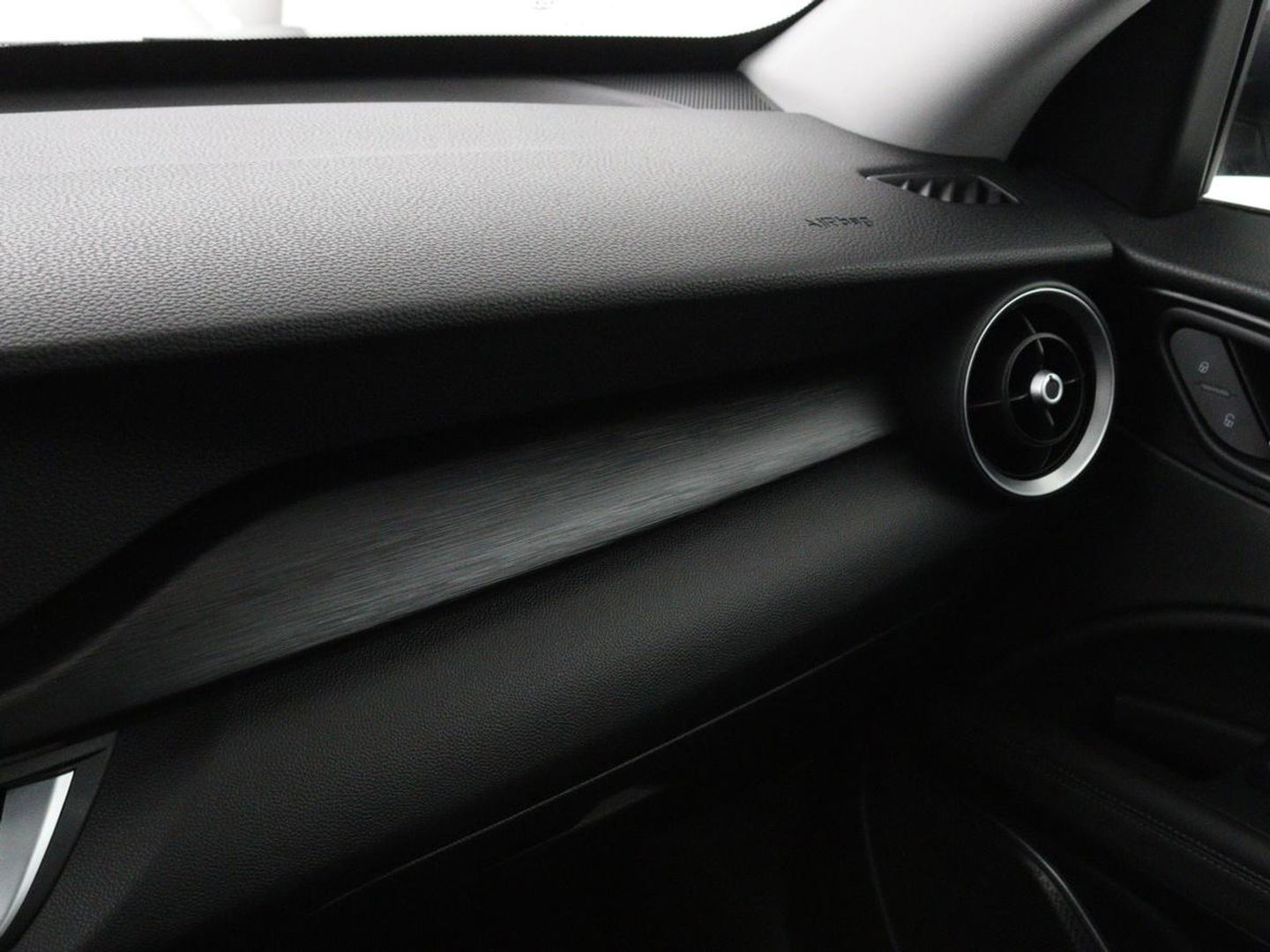 Alfa Romeo Stelvio 2.0 T Q4 Super | Camera | Sportstoelen | Xenon | Navigatie | Elektrische achterklep | Cruise control