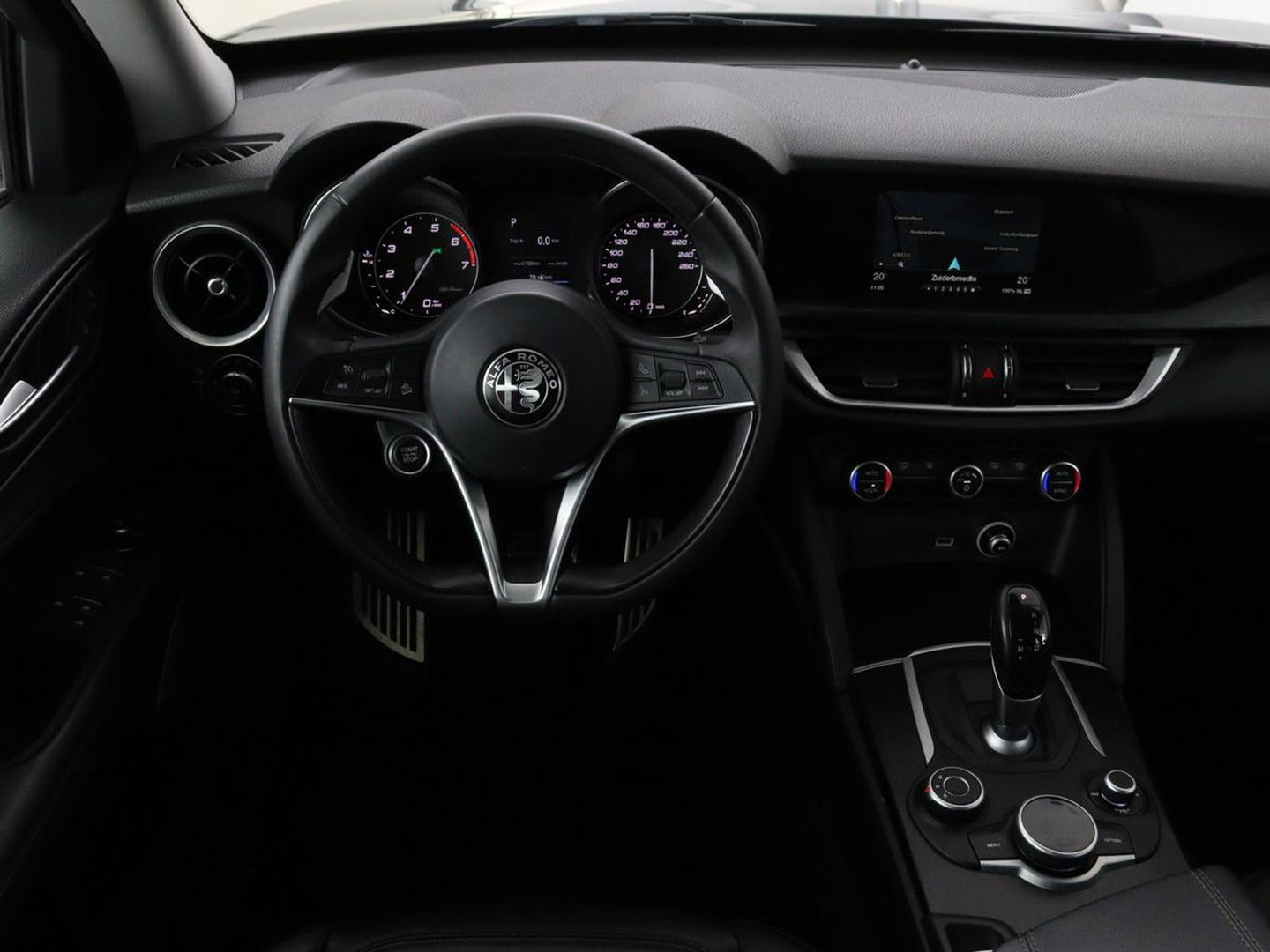 Alfa Romeo Stelvio 2.0 T Q4 Super | Camera | Sportstoelen | Xenon | Navigatie | Elektrische achterklep | Cruise control