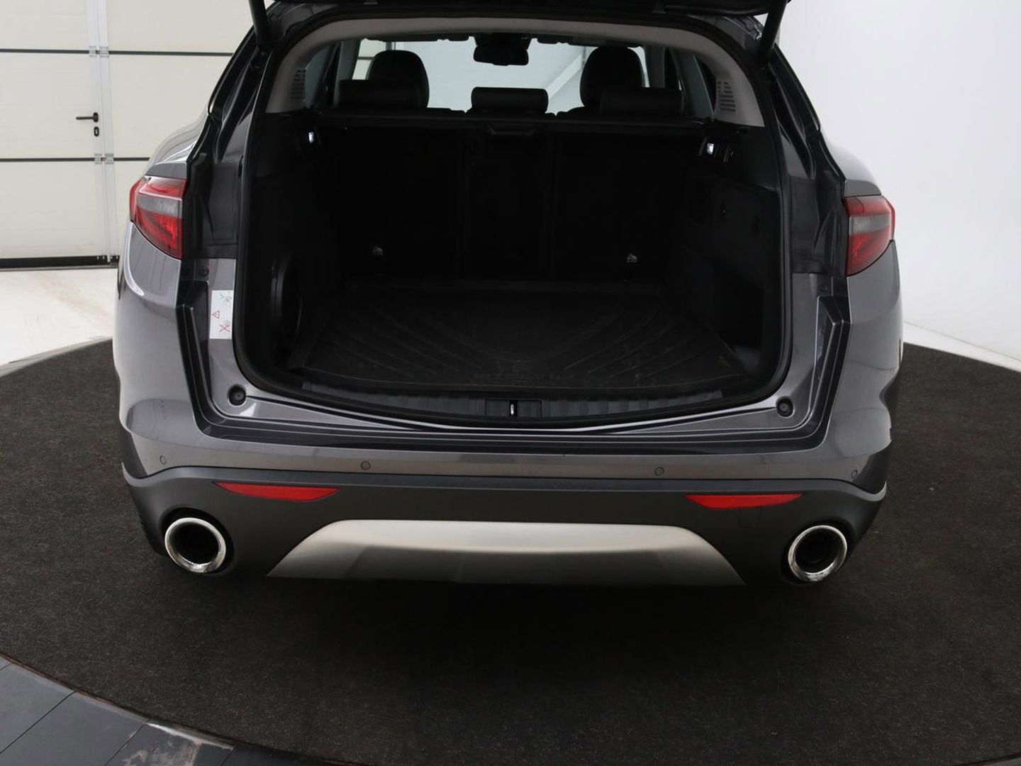 Alfa Romeo Stelvio 2.0 T Q4 Super | Camera | Sportstoelen | Xenon | Navigatie | Elektrische achterklep | Cruise control