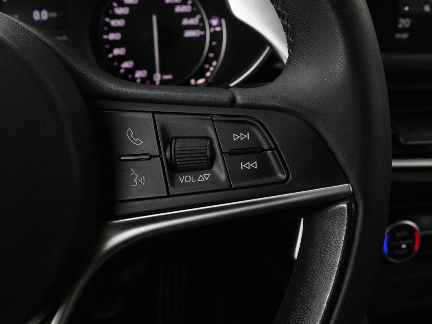 Alfa Romeo Stelvio 2.0 T Q4 Super | Camera | Sportstoelen | Xenon | Navigatie | Elektrische achterklep | Cruise control