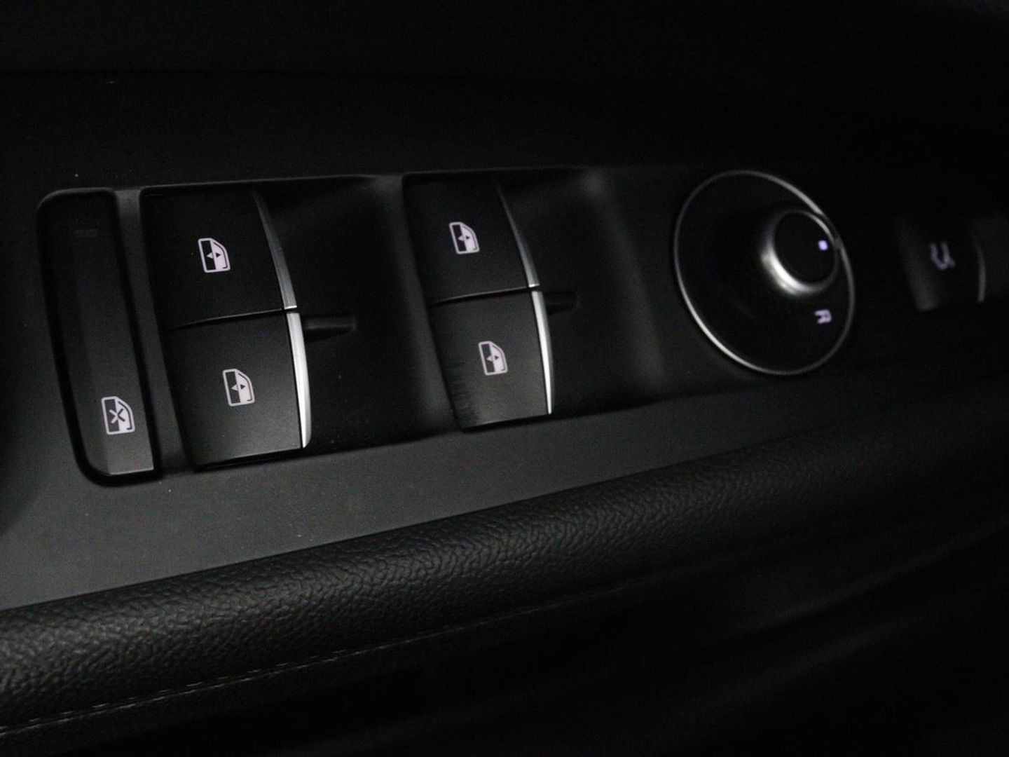 Alfa Romeo Stelvio 2.0 T Q4 Super | Camera | Sportstoelen | Xenon | Navigatie | Elektrische achterklep | Cruise control