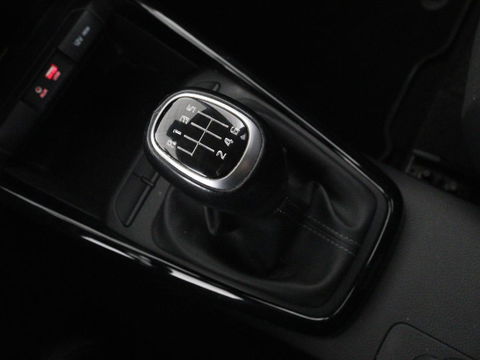 Kia Stonic 1.0 T-GDi Dyn.Line | 1e eigenaar | Camera | Keyless | Trekhaak | Climate control | Cruise Control | DAB |
