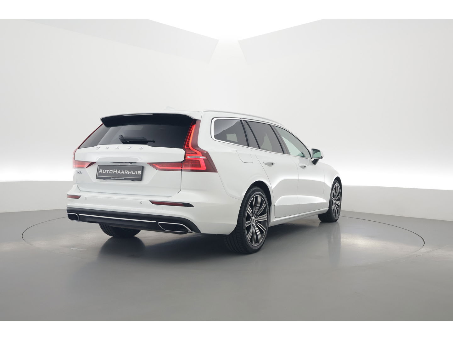 Volvo V60 T6 Recharge Inscription Expression | Navi | Camera | Stoel- Stuurverw. | Cruise | Apple CarPlay