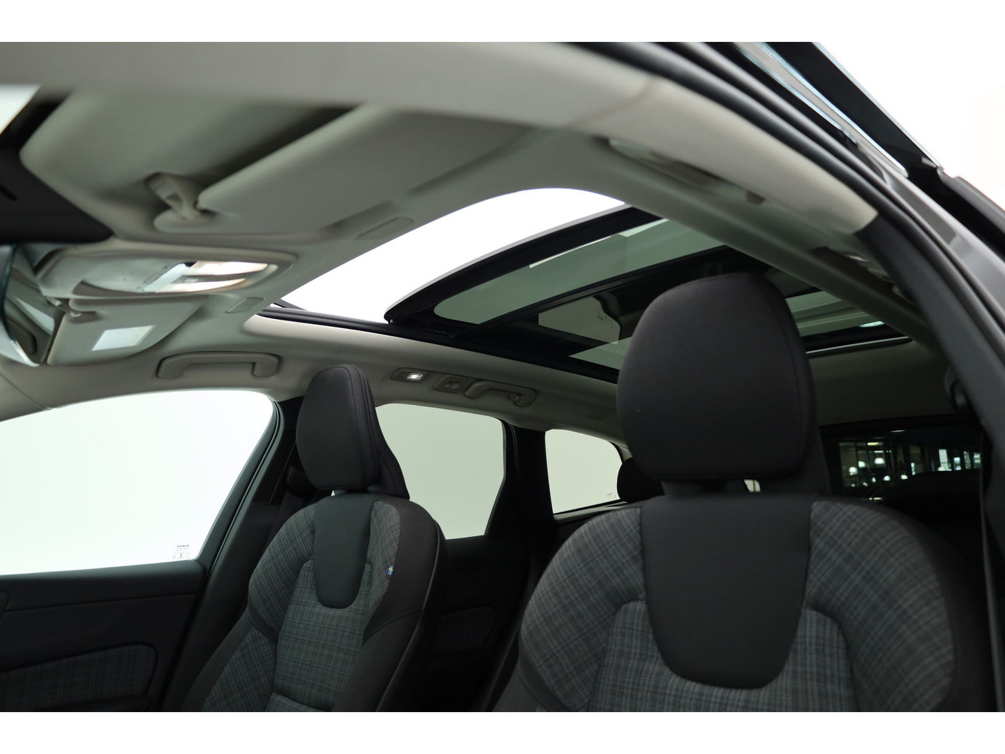 Volvo XC60 T6 Recharge Core | Pano | Pilot Assist | Camera | Stoel- Stuurverw. | Google info.