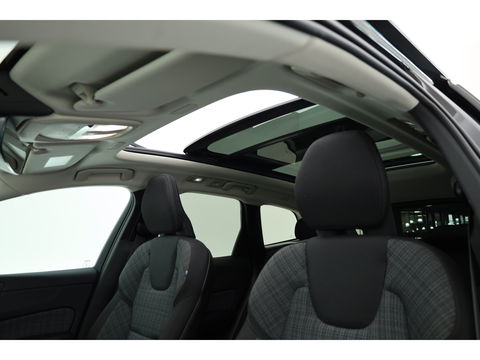 Volvo XC60 T6 Recharge Core | Pano | Pilot Assist | Camera | Stoel- Stuurverw. | Google info.