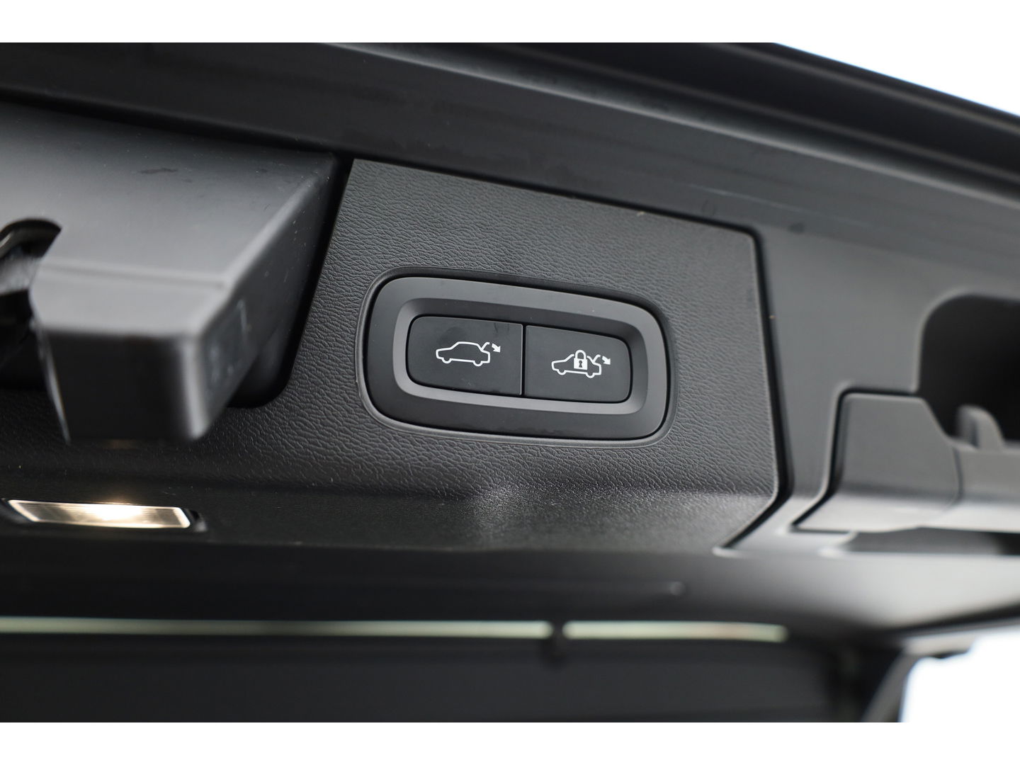 Volvo XC60 T6 Recharge Core | Pano | Pilot Assist | Camera | Stoel- Stuurverw. | Google info.