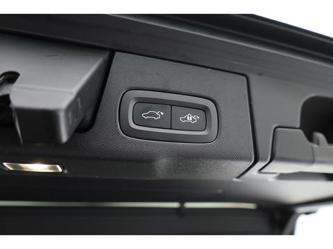 Volvo XC60 T6 Recharge Core | Pano | Pilot Assist | Camera | Stoel- Stuurverw. | Google info.