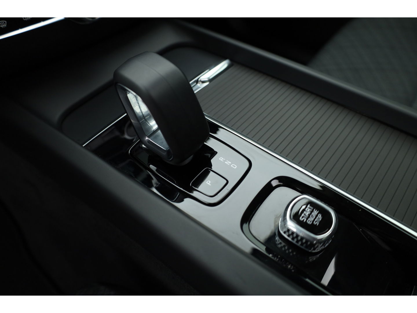 Volvo XC60 T6 Recharge Core | Pano | Pilot Assist | Camera | Stoel- Stuurverw. | Google info.