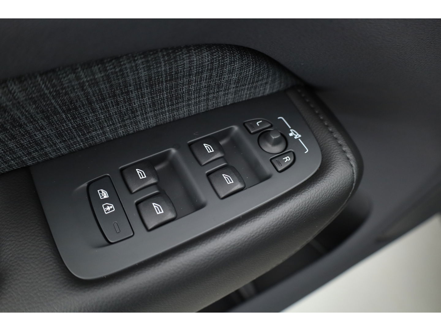 Volvo XC60 T6 Recharge Core | Pano | Pilot Assist | Camera | Stoel- Stuurverw. | Google info.