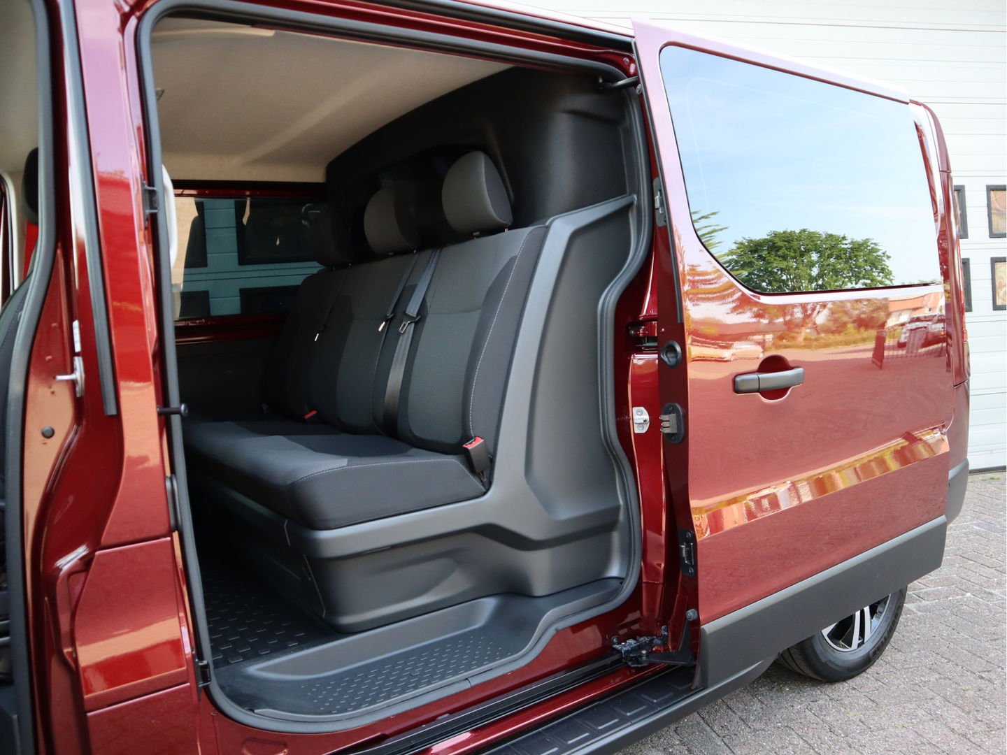 Renault Trafic 2.0 dC1 150pk Euro 6 L2 Lang DC 5 Pers - L&R Schuifdr - Apple Carplay
