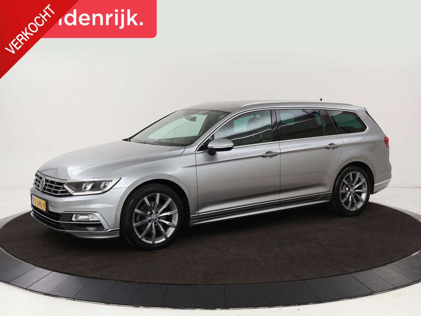 Volkswagen Passat 1.4 TSI R Line | 1e eigenaar | Trekhaak | Stoelverwarming | Carplay | Leder/Alcantara | Navigatie | Full LED | Adaptive cruise | Parkeerhulp | Climate control