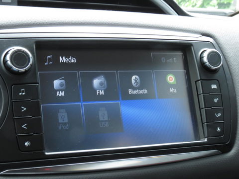 Toyota Yaris 1.5 Hybrid Lease | NIEUWE TYPE | NAVIGATIE | ACHTERUITRIJCAMERA | CLIMA-AIRCO | KEYLESS START |