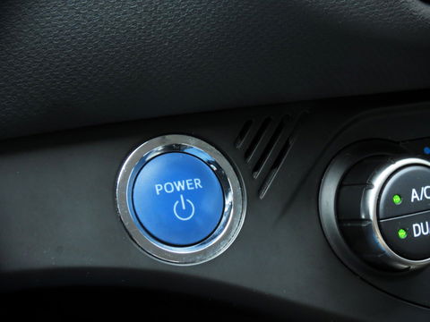 Toyota Yaris 1.5 Hybrid Lease | NIEUWE TYPE | NAVIGATIE | ACHTERUITRIJCAMERA | CLIMA-AIRCO | KEYLESS START |