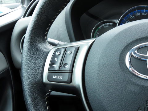 Toyota Yaris 1.5 Hybrid Lease | NIEUWE TYPE | NAVIGATIE | ACHTERUITRIJCAMERA | CLIMA-AIRCO | KEYLESS START |