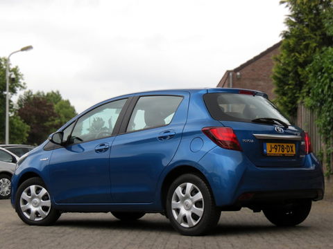 Toyota Yaris 1.5 Hybrid Lease | NIEUWE TYPE | NAVIGATIE | ACHTERUITRIJCAMERA | CLIMA-AIRCO | KEYLESS START |