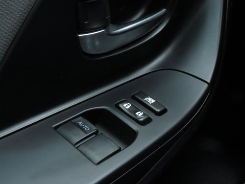 Toyota Yaris 1.5 Hybrid Lease | NIEUWE TYPE | NAVIGATIE | ACHTERUITRIJCAMERA | CLIMA-AIRCO | KEYLESS START |