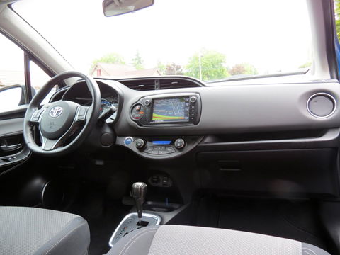 Toyota Yaris 1.5 Hybrid Lease | NIEUWE TYPE | NAVIGATIE | ACHTERUITRIJCAMERA | CLIMA-AIRCO | KEYLESS START |