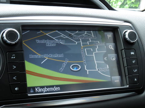 Toyota Yaris 1.5 Hybrid Lease | NIEUWE TYPE | NAVIGATIE | ACHTERUITRIJCAMERA | CLIMA-AIRCO | KEYLESS START |