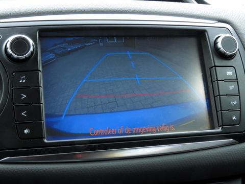 Toyota Yaris 1.5 Hybrid Lease | NIEUWE TYPE | NAVIGATIE | ACHTERUITRIJCAMERA | CLIMA-AIRCO | KEYLESS START |