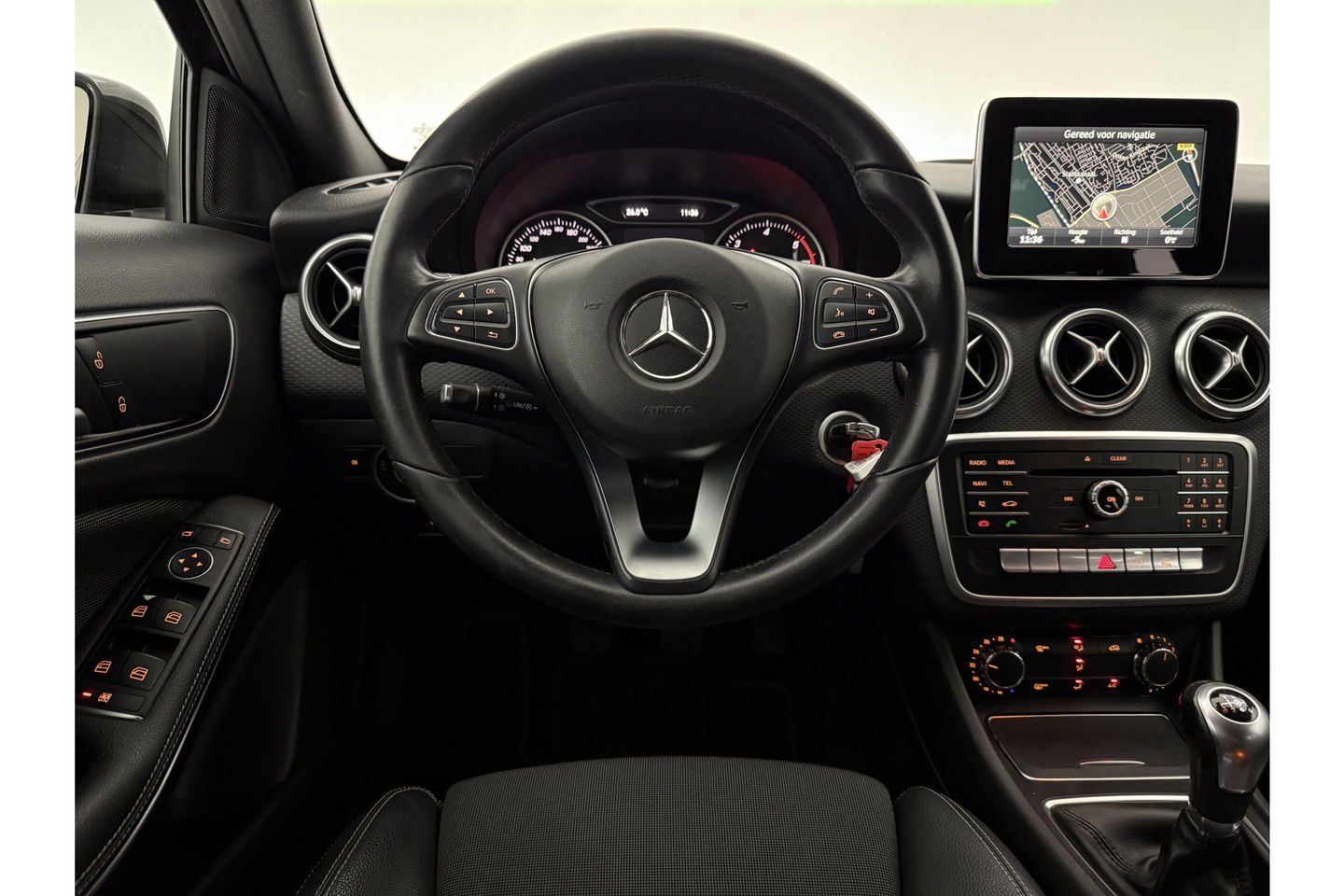Mercedes-Benz A-Klasse 180 d Airco Cruise Navi LED Parkeersensoren 16"LMV