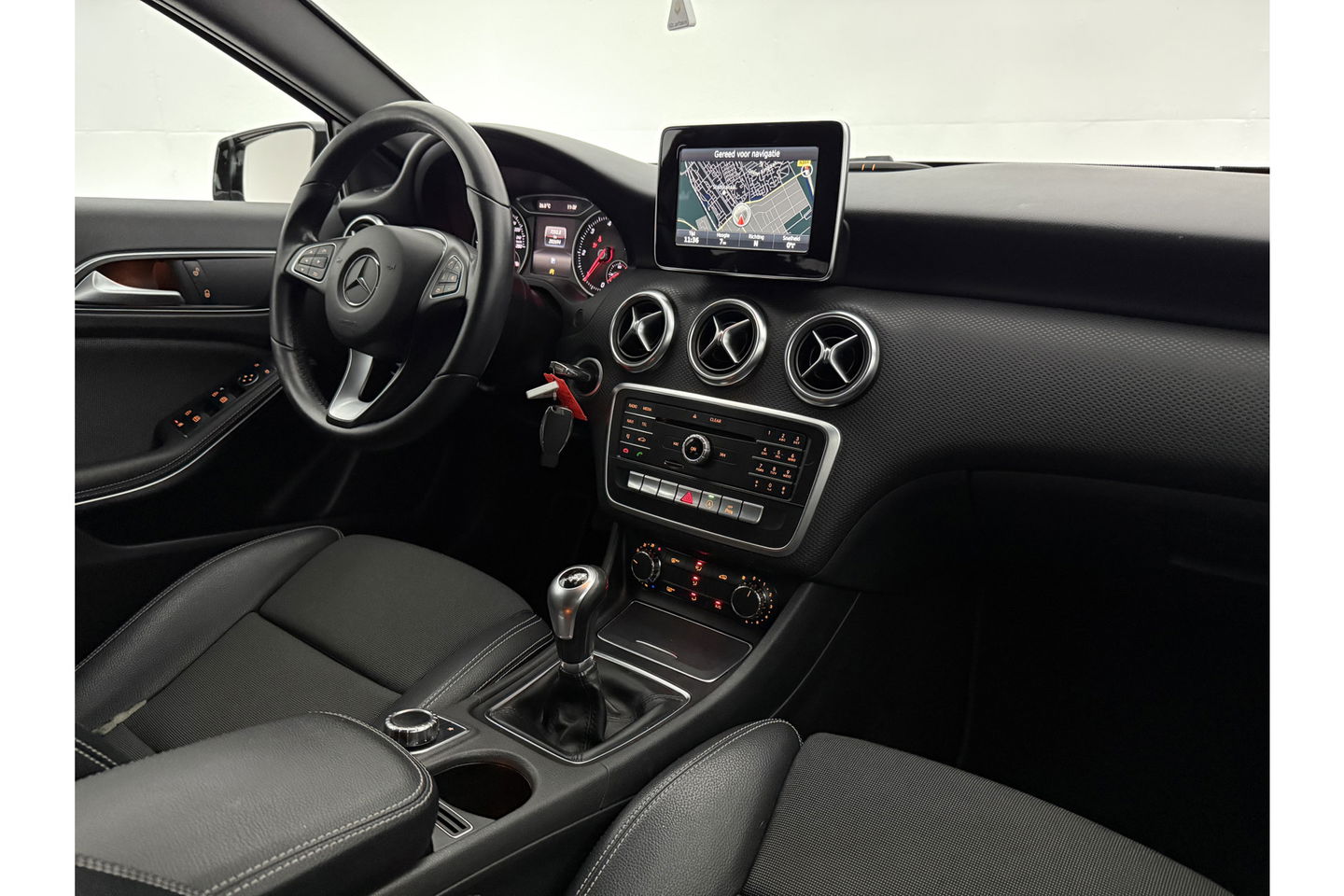 Mercedes-Benz A-Klasse 180 d Airco Cruise Navi LED Parkeersensoren 16"LMV