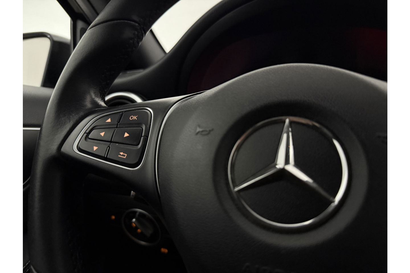 Mercedes-Benz A-Klasse 180 d Airco Cruise Navi LED Parkeersensoren 16"LMV