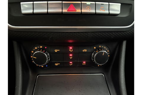 Mercedes-Benz A-Klasse 180 d Airco Cruise Navi LED Parkeersensoren 16"LMV