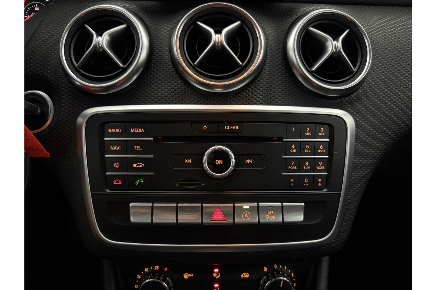Mercedes-Benz A-Klasse 180 d Airco Cruise Navi LED Parkeersensoren 16"LMV