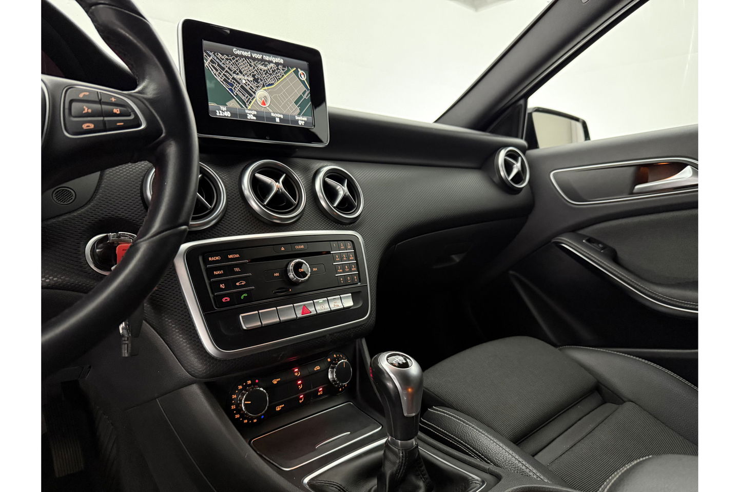 Mercedes-Benz A-Klasse 180 d Airco Cruise Navi LED Parkeersensoren 16"LMV